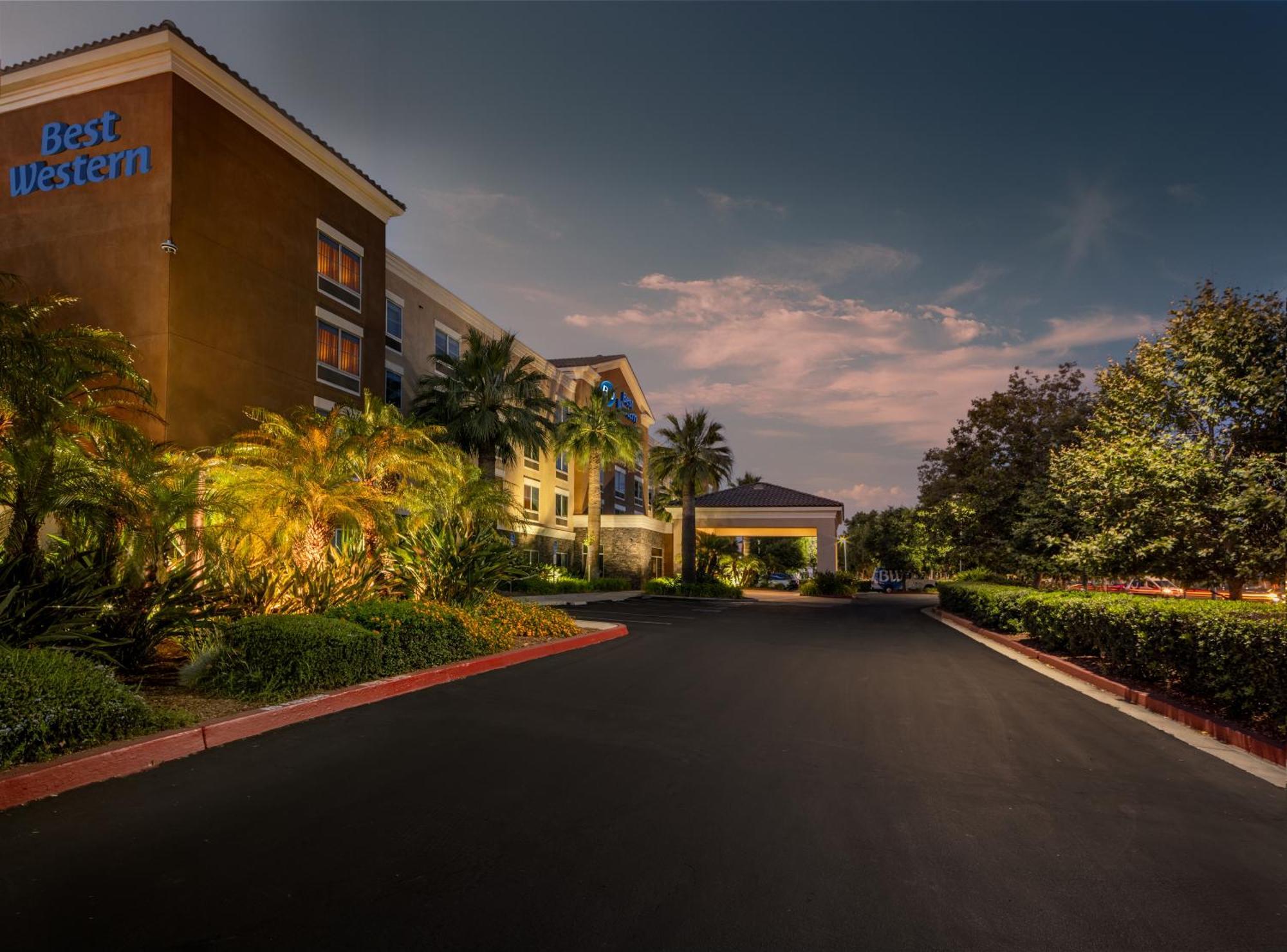 Best Western Ontario Mills Mall Bagian luar foto