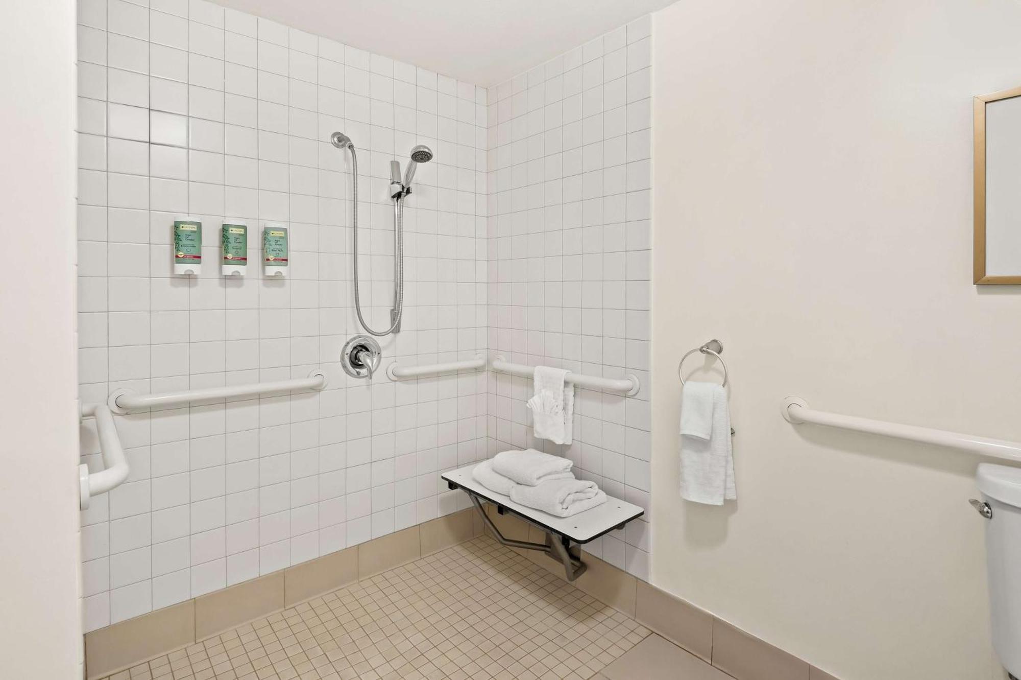 Best Western Ontario Mills Mall Bagian luar foto