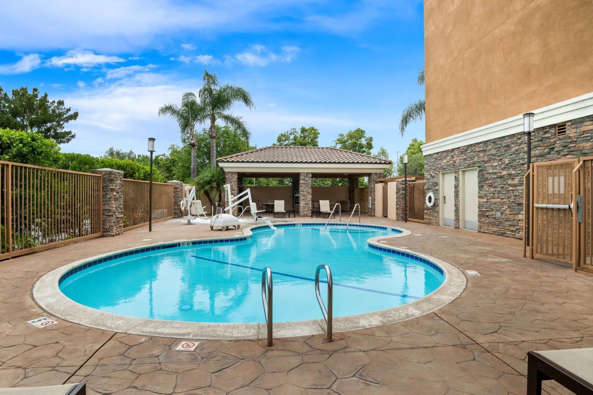 Best Western Ontario Mills Mall Bagian luar foto